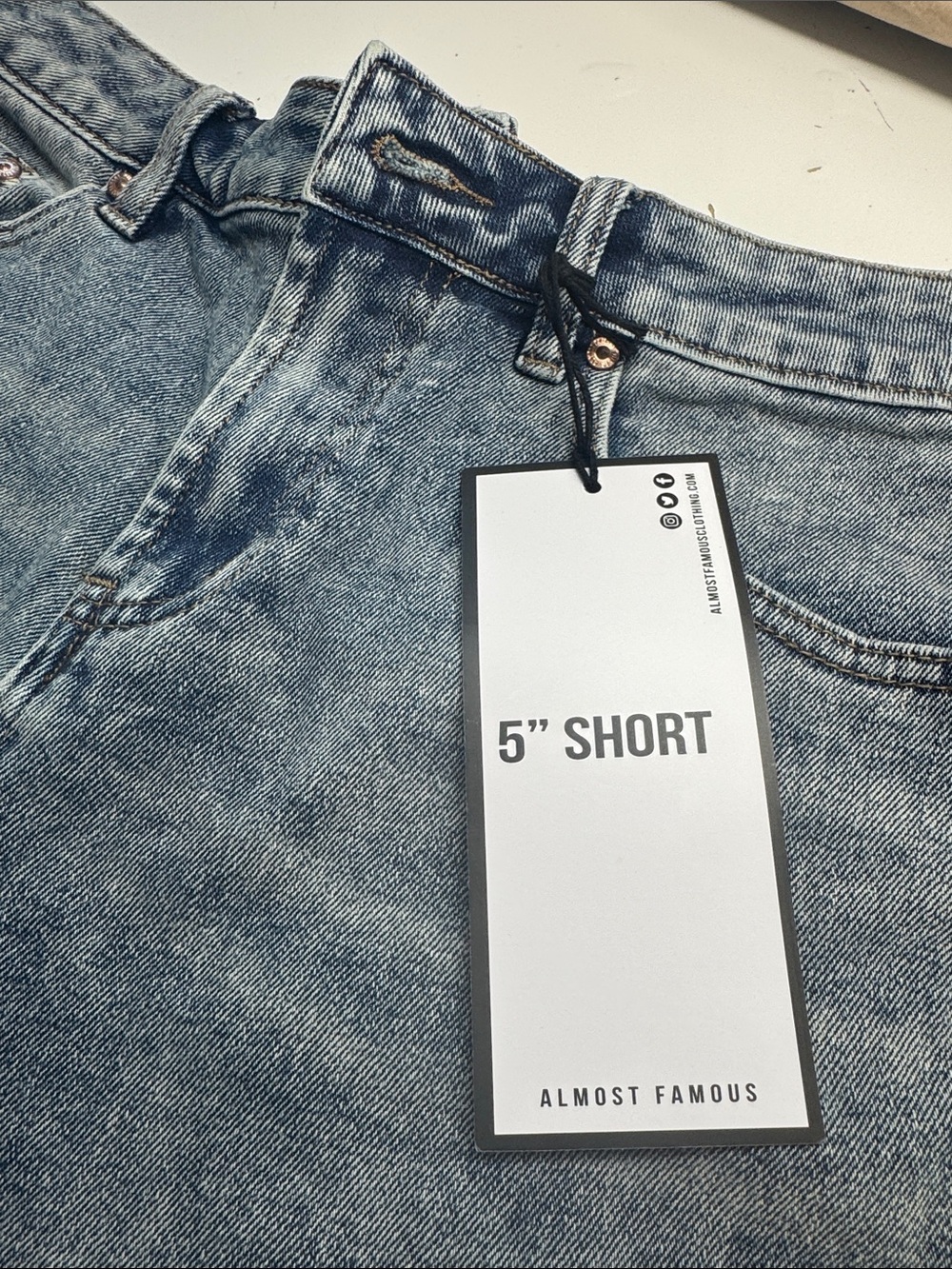 NWT Almost Famous High-Rise Acid Wash Denim Shorts - 5" - Picture 8 of 8